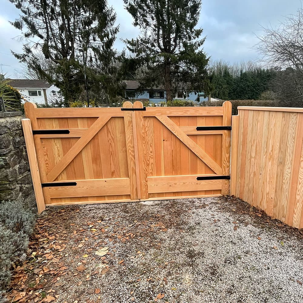 Gate detail photo
